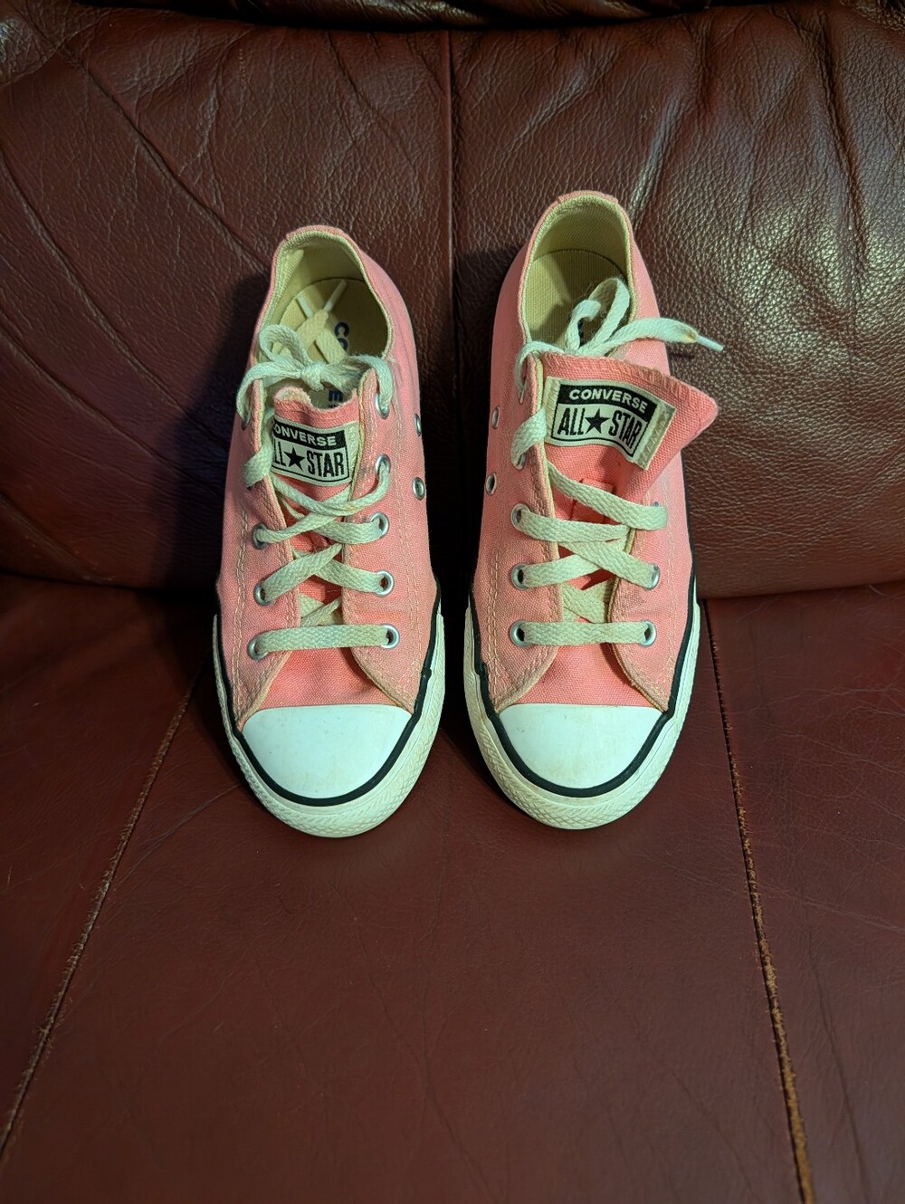 Converse Chuck Taylor All Star Low Top Pink Canvas Sneakers, Size 1.5 Youth